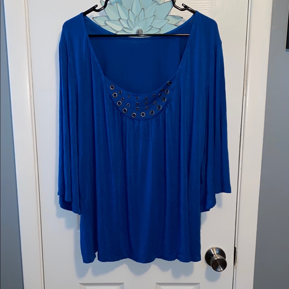 Grommet Neckline Shirt